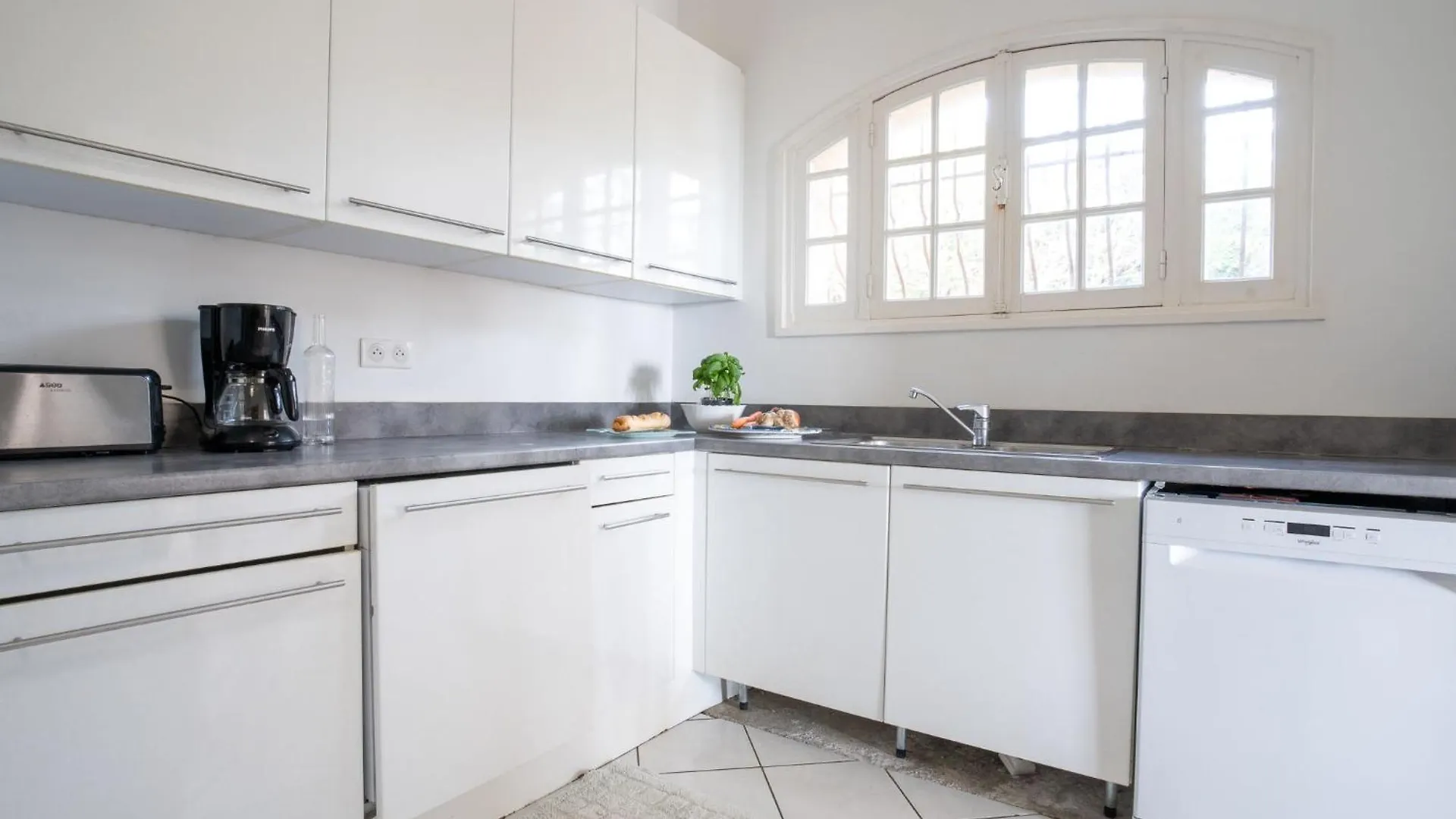 Holiday Home L'Escarpe Des Arbousiers By Interhome Saint Aygulf Frankrike